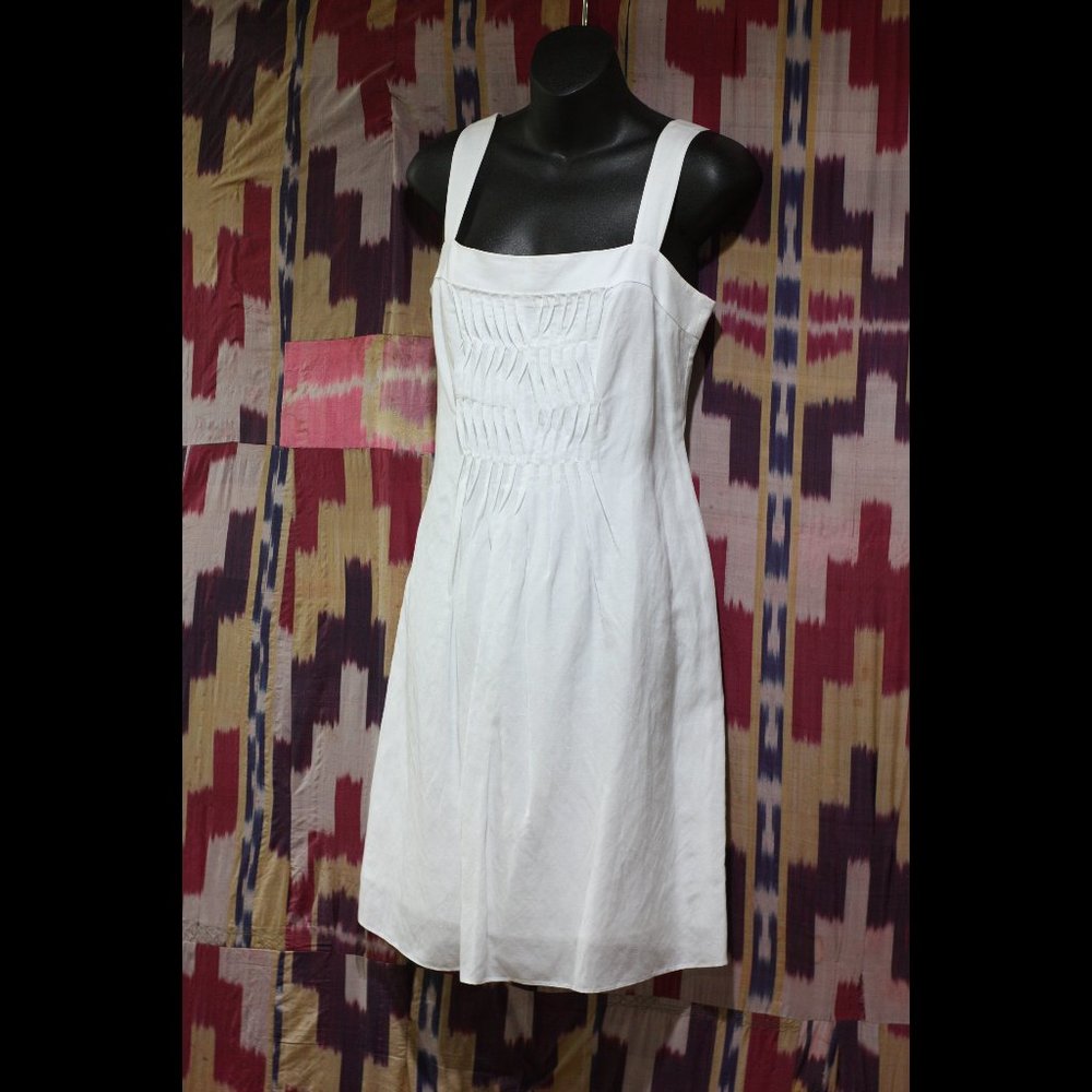 ELIE TAHARI Solid White Sleeveless Dress